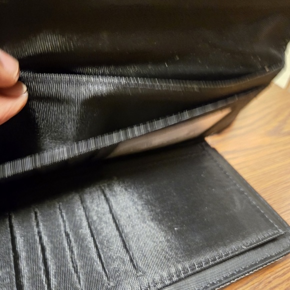 Unbranded Gorgeous Wallet 🩶 - Picture 6 of 10